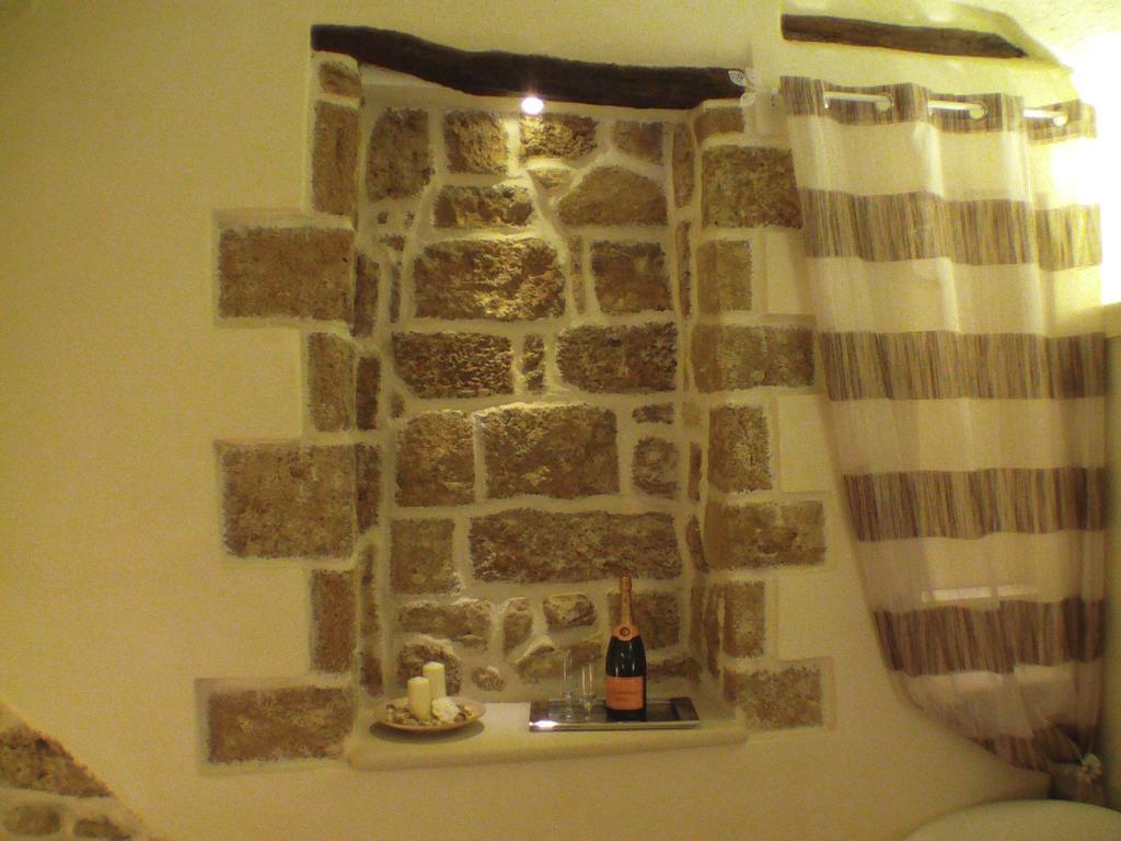 미사니아 La Grotta B&B 외부 사진